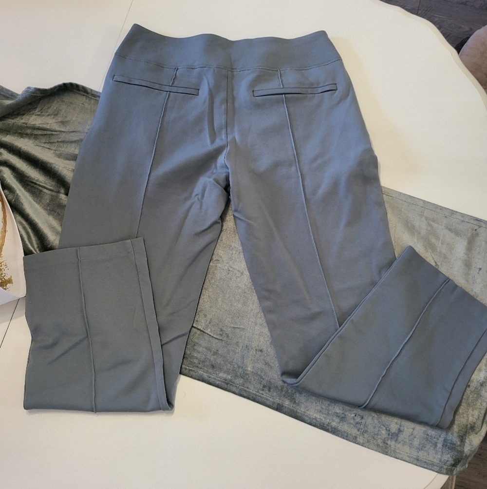 Athleta Eastbound Straight Leg Travel Pants Sage Green Pockets Pull on - Picture 2 of 5